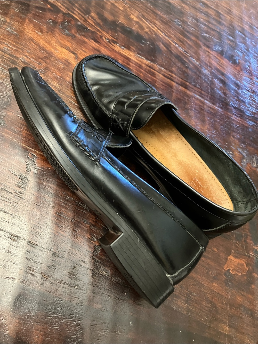 G.H. Bass & Co. Black Leather Women's Penny Loafers - Picture 4 of 4